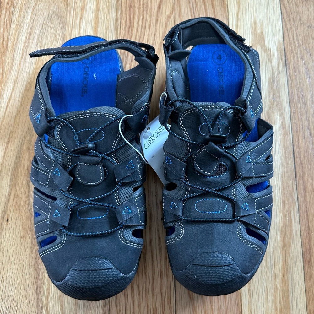 NWT Boys Cherokee Black and Blue Sandals Sz 4